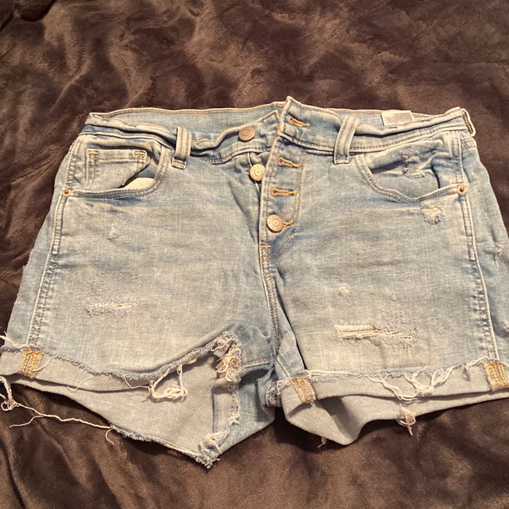 Light Blue Old Navy Boyfriend Mid-Rise Jean Shorts Size: 8
